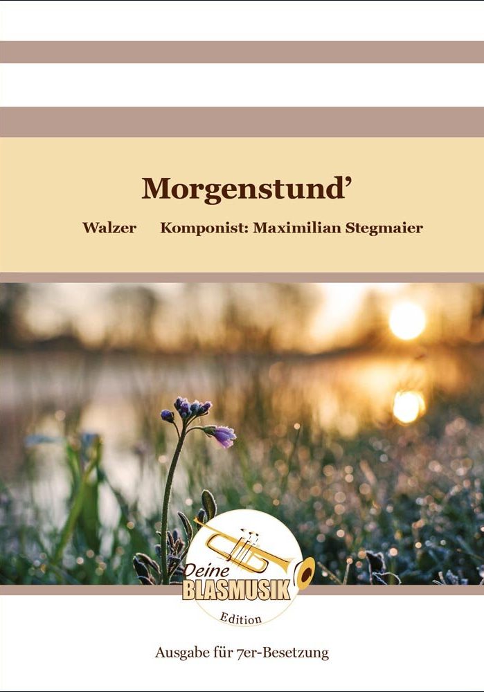 Nahaufnahme einer Blume auf einer Wiese mit Tau bei Sonnenaufgang.